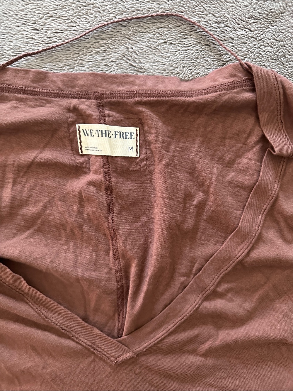 Free People We The Free V-Neck Tee in Brown MEDIUM